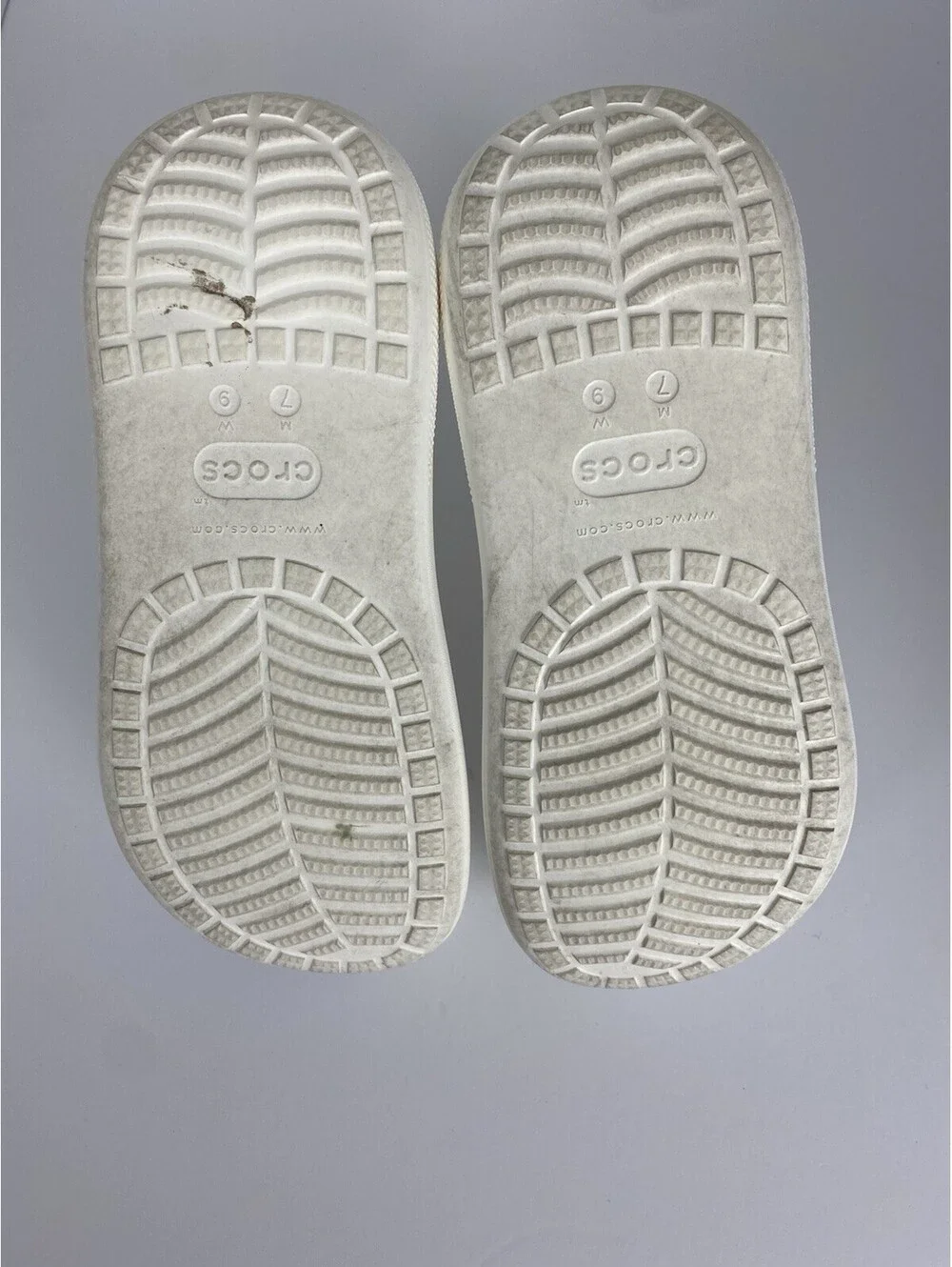 Crocs Classic Platform Clogs Women’s 9 Men’s 7 White Chunky Shoes